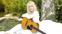 Relembre relação de Dolly Parton com a cantora Miley Cyrus