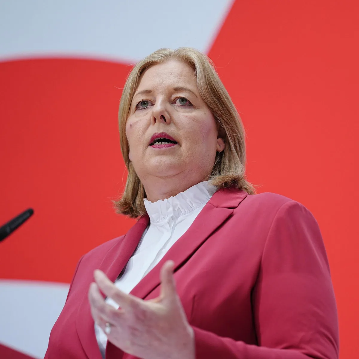 Politik - SPD-Politikerin Bärbel Bas tritt als Parteichefin und Bundesarbeitsministerin zurück