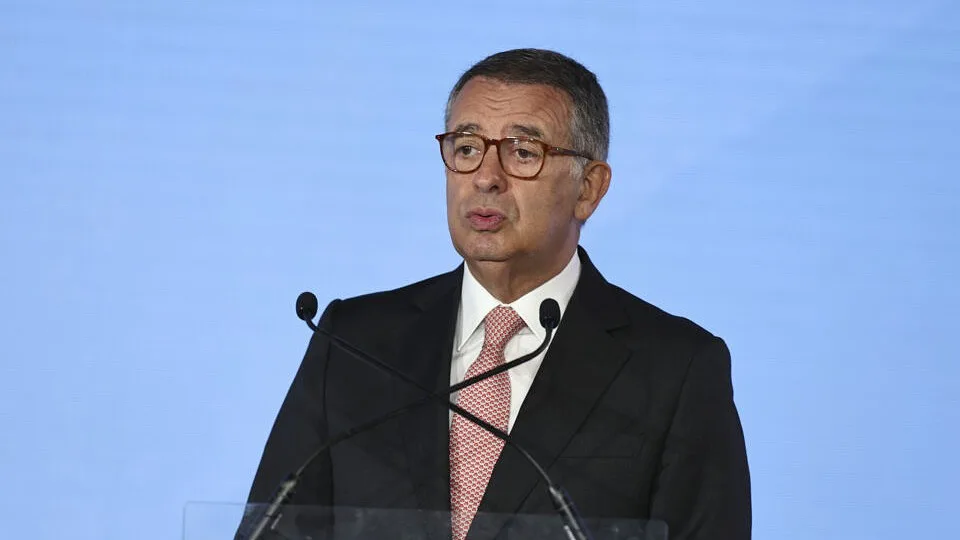Seguro insiste na compra de tecnologia europeia em matéria de defesa e sugere concertação na UE sobre modelos de aviões