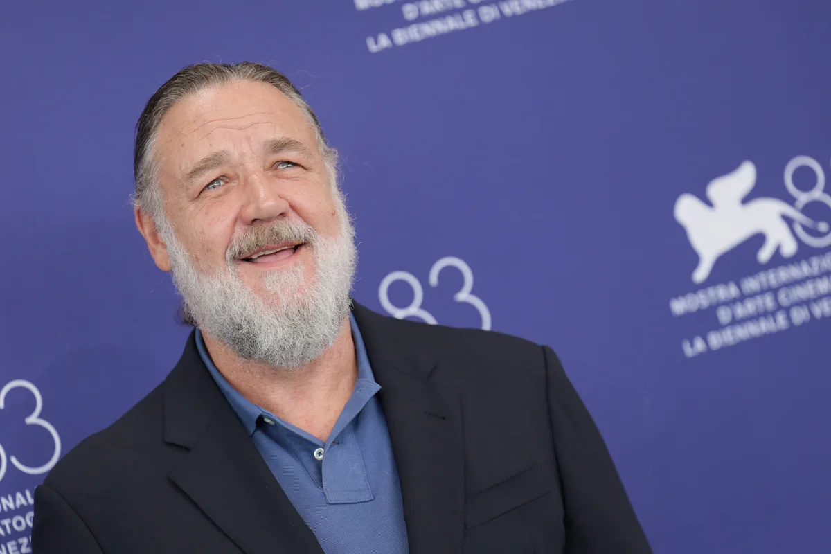 Russell Crowe Talks Career Choices & Longevity: “I’ve Mismanaged My Relationship With Hollywood But Always To My Benefit” – Venice