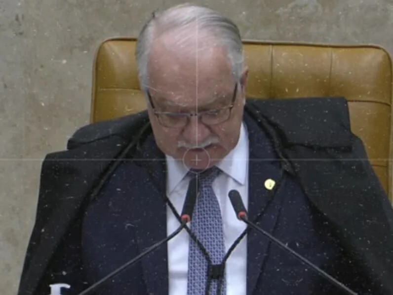 Fachin vota contra união de processos e para manter julgamento de hoje