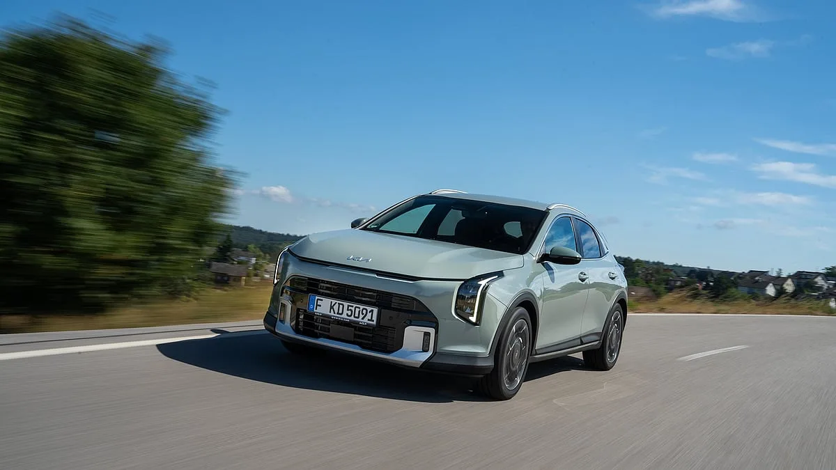 Kia relança XCeed com motor a gasolina
