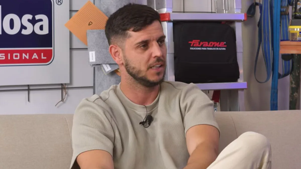 Santi, 37 años, fontanero: "No sabes la satisfacción que da terminar una obra y que el cliente tenga agua caliente"