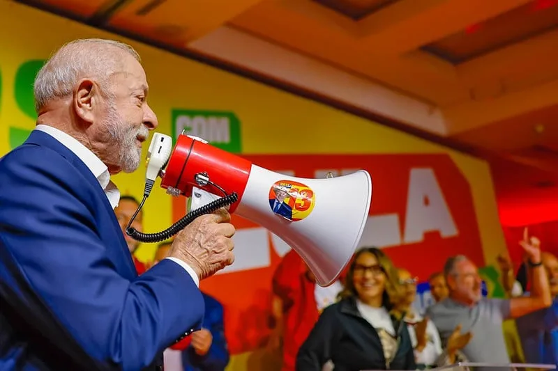 Como Lula pode virar o jogo: jornalistas apontam estratégias de comunicação para o presidente