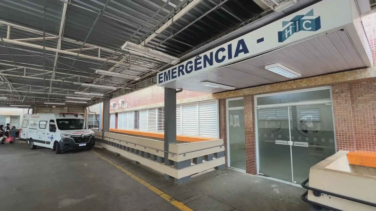 Trabalhador recebe choque elétrico em poste e é socorrido com queimaduras nas mãos em Marília