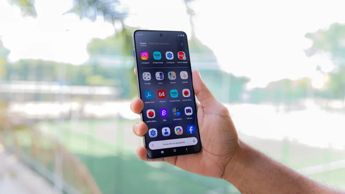 Motorola vaza seus próprios celulares antes do lançamento