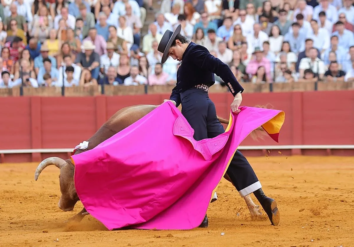 Toros con Morante de la Puebla, Roca Rey y Tomás Rufo: horario y dónde ver gratis en televisión y online la corrida en Valencia hoy