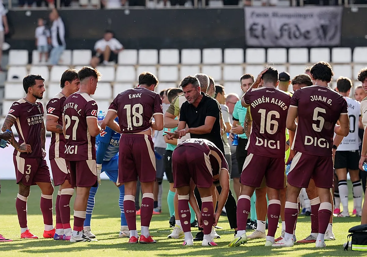 Las notas de los jugadores del Córdoba CF tras la derrota ante el Burgos