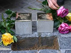 Gedenken an Opfer des NS-Regimes: AfD und CDU in Heidenau wollen keine Stolpersteine mehr verlegen