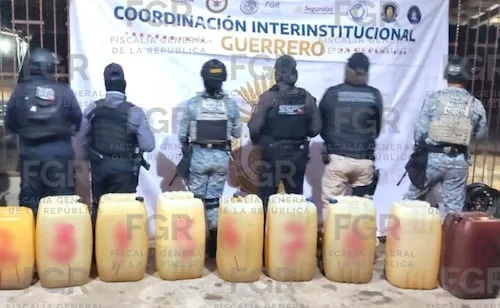 FGR asegura más de cuatro mil litros de huachicol tras cateos en tres estados; clausura tomas clandestinas