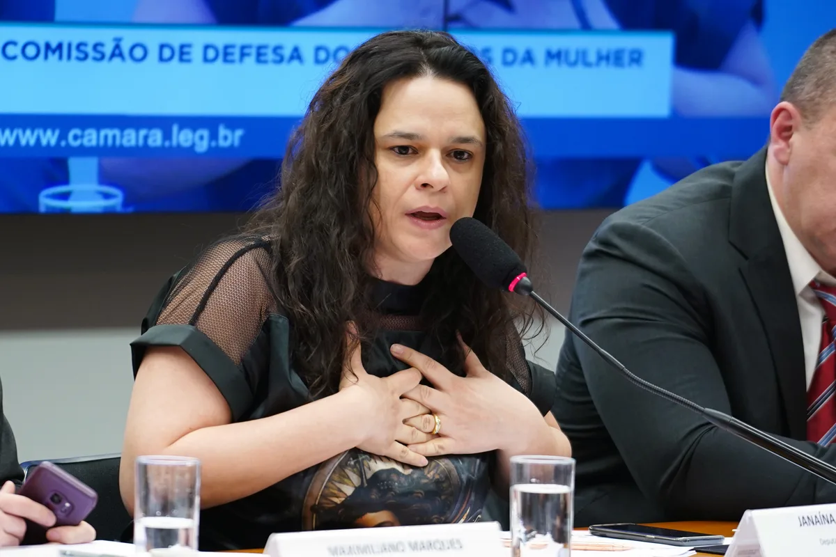 Autora do impeachment de Dilma Rousseff cobra eleitores após derrota