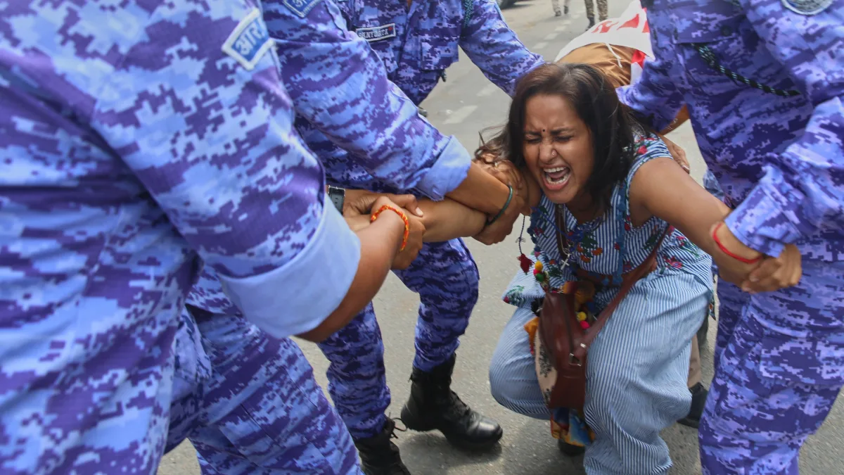 „Kakerlaken“-Bewegung: Wie Indiens Jugend den Spott zur politischen Waffe macht