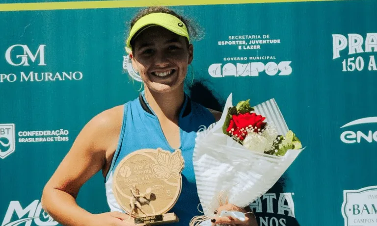 Gabriela Cé domina e adversária se retira na estreia do W35 de Trieste