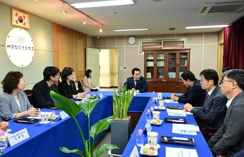 서울 학교수영장 14곳 개보수 진행…임만균 시의장 청운초 현장점검