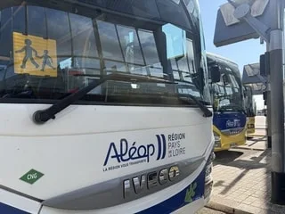 En Sarthe, un bus qui transportait des enfants s’accidente avec une voiture