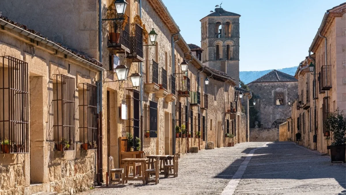 El pueblo donde mejor se come de Segovia: una villa medieval perfecta para una escapada gastronómica de otoño