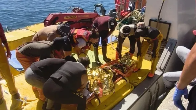 Barco de pesca naufraga ao largo de Sesimbra. Há um desaparecido