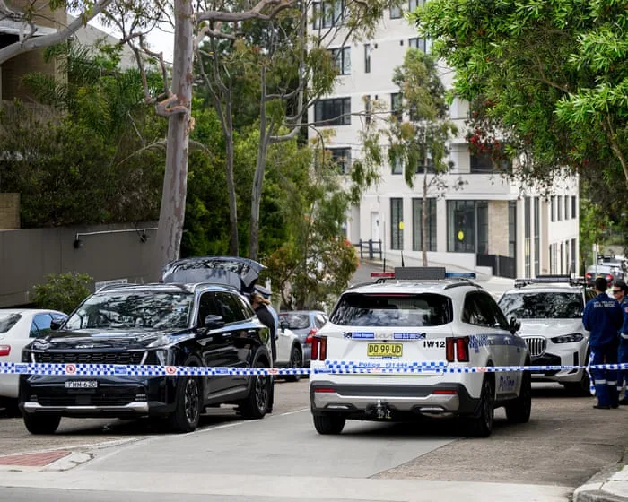 Sydney suburb Dulwich Hill in lockdown as police search for man seen with shotgun