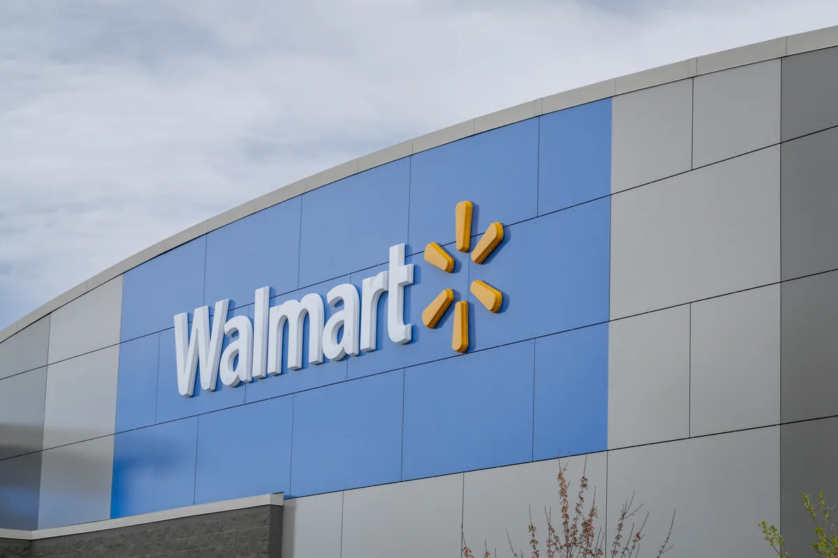 Walmart’s new tap-to-pay sign has the internet roasting its AI art