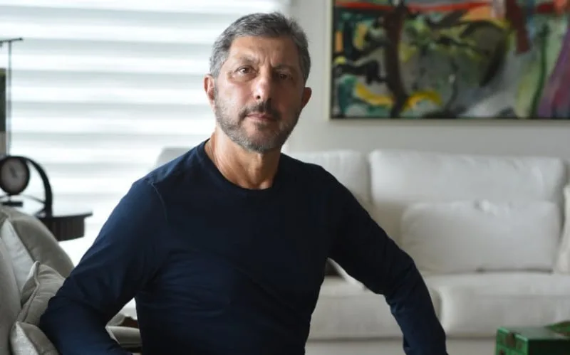 Genro de Buaiz ganha destaque na Apex em meio a crise bilionária