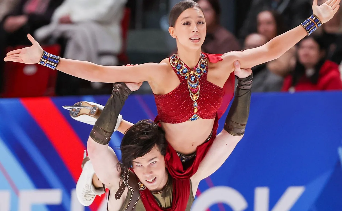 ISU присвоил нейтральный статус еще четырем российским фигуристам