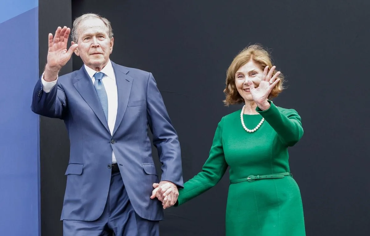 Etats-Unis : 25 ans après le 11-Septembre, George W. Bush apparaît « comme un modèle de raison » face à Donald Trump