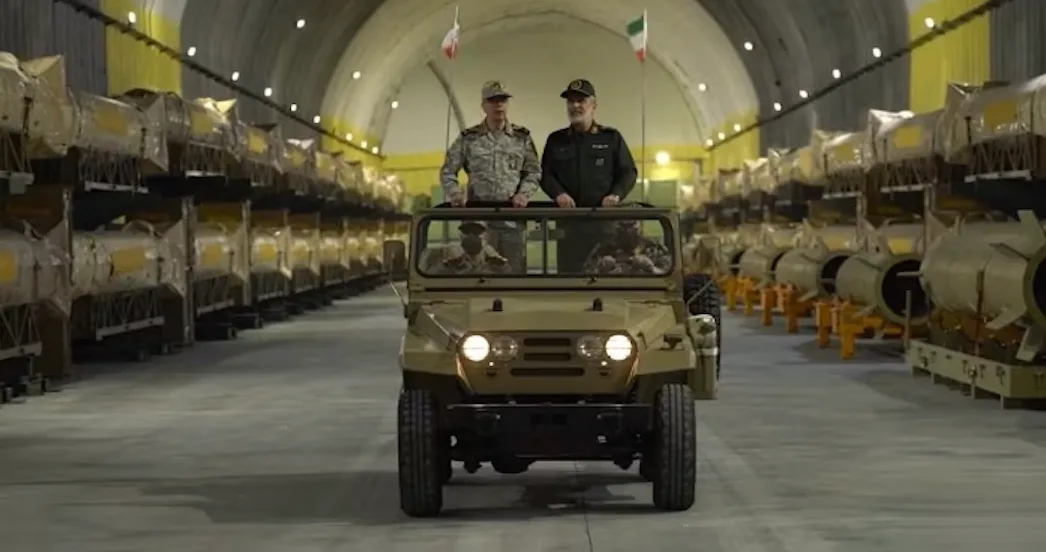 Mesmo após meses de estrangulamento militar, o Irã ainda consegue produzir mísseis balísticos de alta precisão: o segredo são as fábricas subterrâneas que os EUA não conseguem achar
