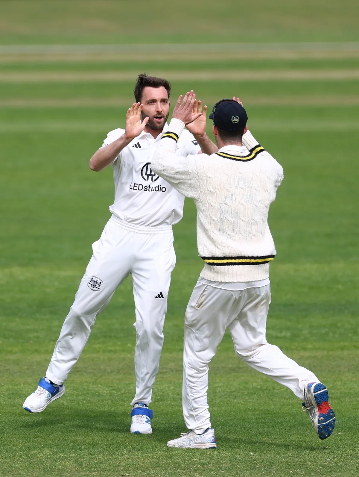 Middlesex tailenders frustrate Gloucestershire