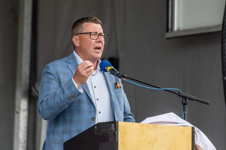 Opposition urges Saskatchewan premier pull U.S. booze as tariff war spirals