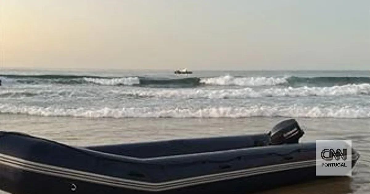 GNR deteta embarcação de alta velocidade ao largo de Alvor. Pelo menos 14 estrangeiros identificados