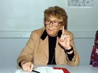 Pourquoi les archives personnelles et politiques de l’ancienne ministre Yvette Roudy sont conservées à Angers