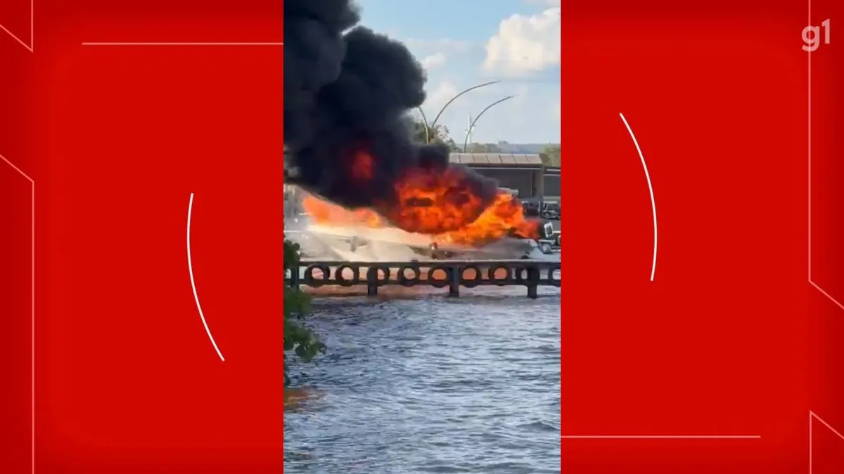 VÍDEO: lancha pega fogo no Lago Paranoá; quatro pessoas estão em estado grave