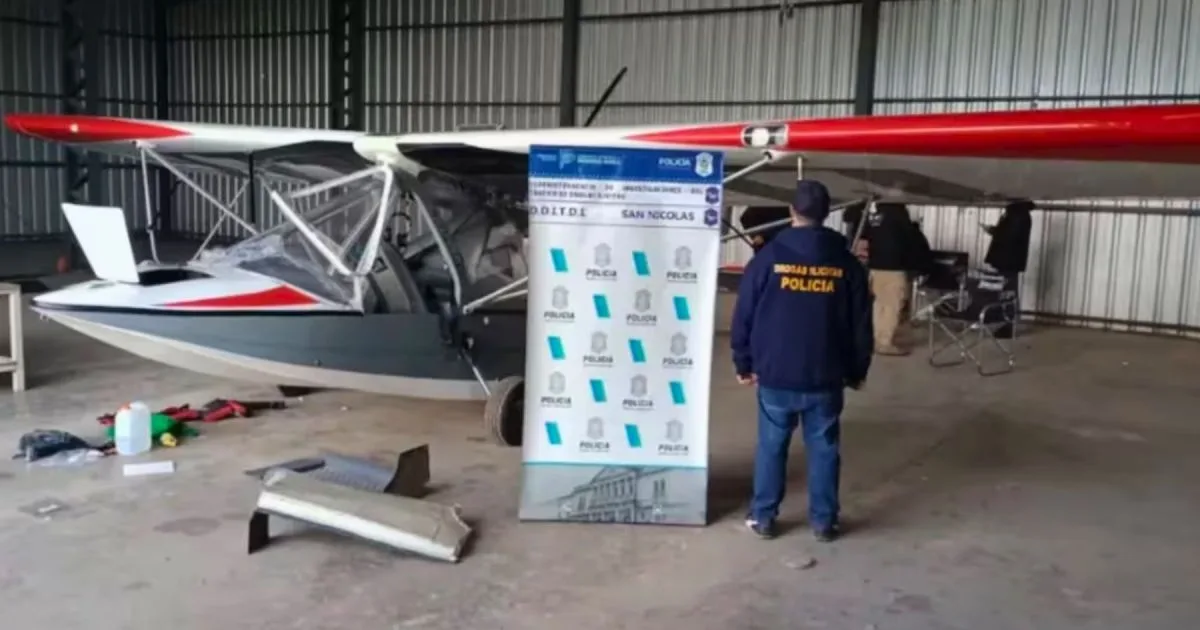 Usaba un hidroavión experimental para trasladar drogas: un piloto acrobático fue detenido en San Nicolás