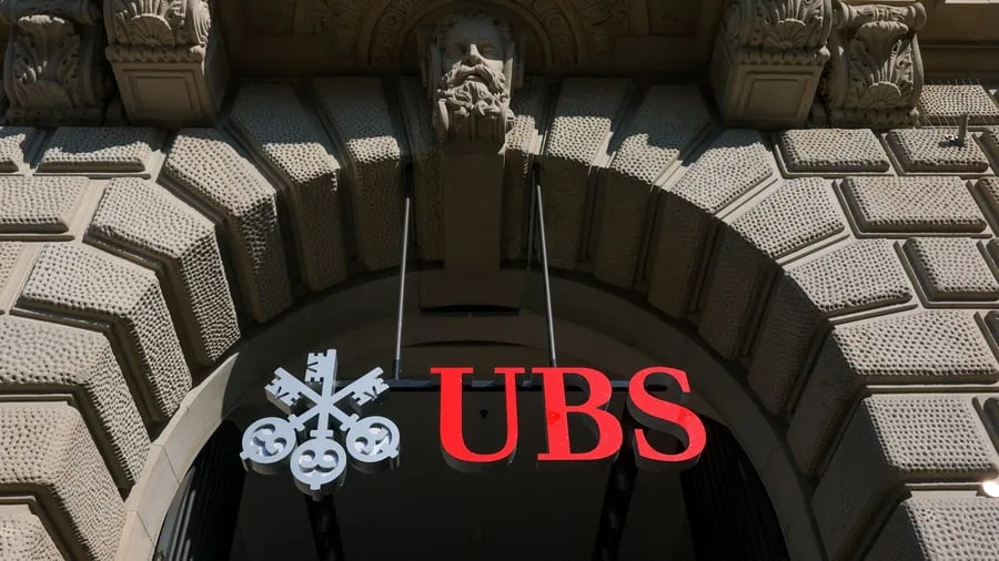 Banken: UBS erwägt bei zu strengen Schweizer Regeln offenbar Umzug oder Fusion