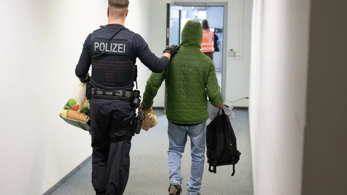 Ausreisen verhindert?: Köln räumt Fehler bei ausgeschlagener Abschiebehilfe ein