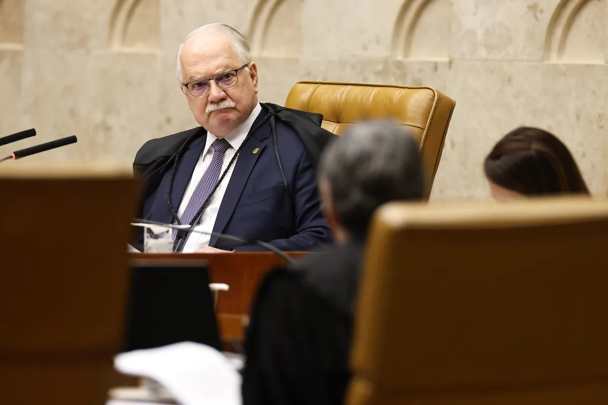 Fachin assume relatoria de processo sobre Moraes e avoca investigações do Master e INSS