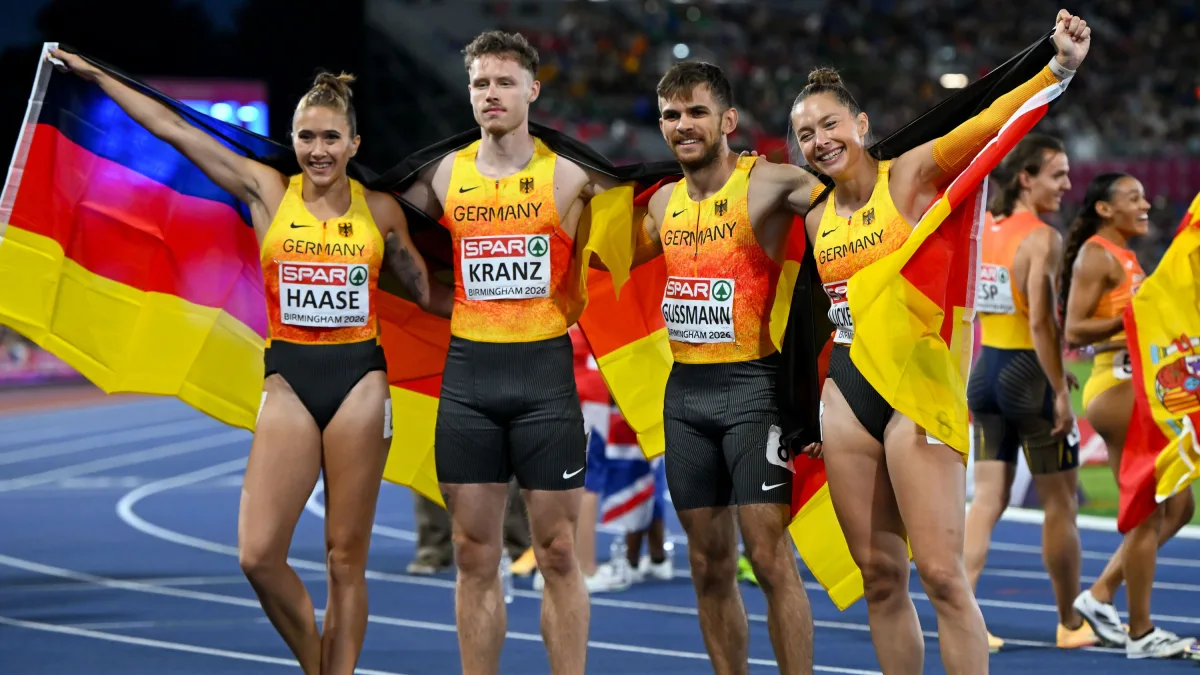 EM in Birmingham: Deutsche Mixed-Staffel sprintet zu Silber