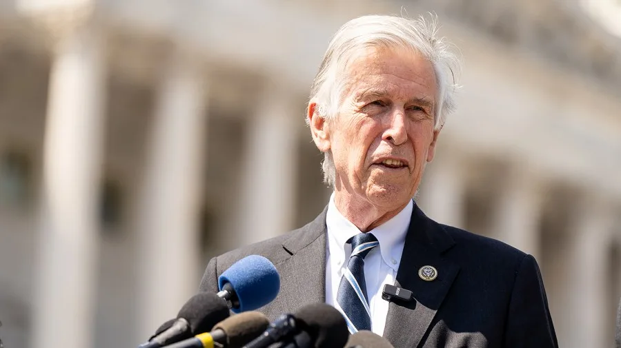 Beyer calls on FAA to suspend AI system for DC-area airports: ‘Guinea pigs’