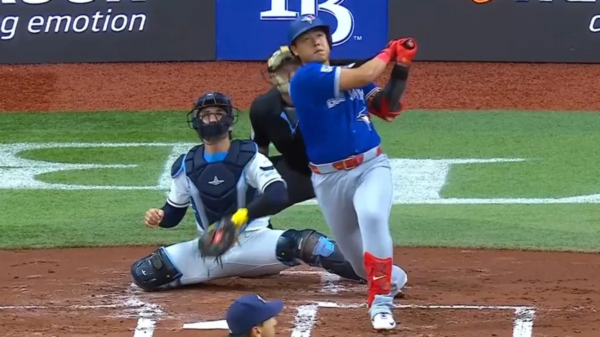 Blue Jays’ Okamoto tees off for no-doubt solo homer