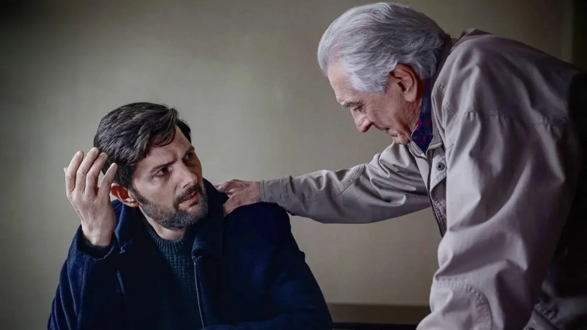 Dans « The Whisper Man » sur Netflix avec Robert de Niro, il y a un élément génial mais on ne peut pas en parler