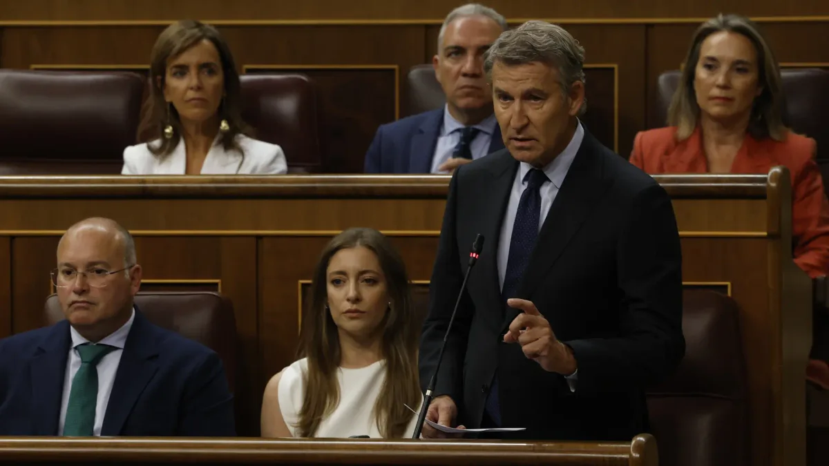 Feijóo ordena prudencia y serenidad al PP, seguro de que quedan revelaciones de Ceuta fuera de la "voladura controlada" de Moncloa