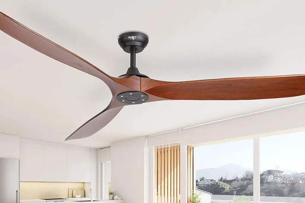 Un ventilador de techo encendido toda la noche gasta menos electricidad que un aire acondicionado. Esto pagarías a la CFE