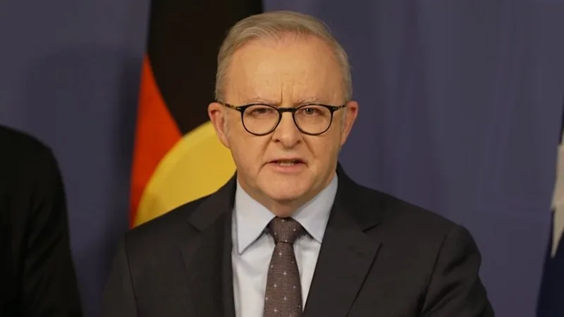PM confirms suspect in custody after MP attacked