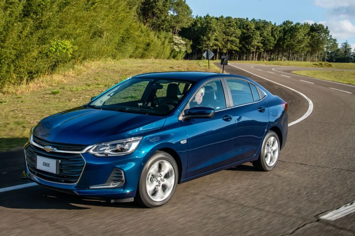 Chevrolet Onix garante desconto de até R$ 18 mil para CNPJ em agosto