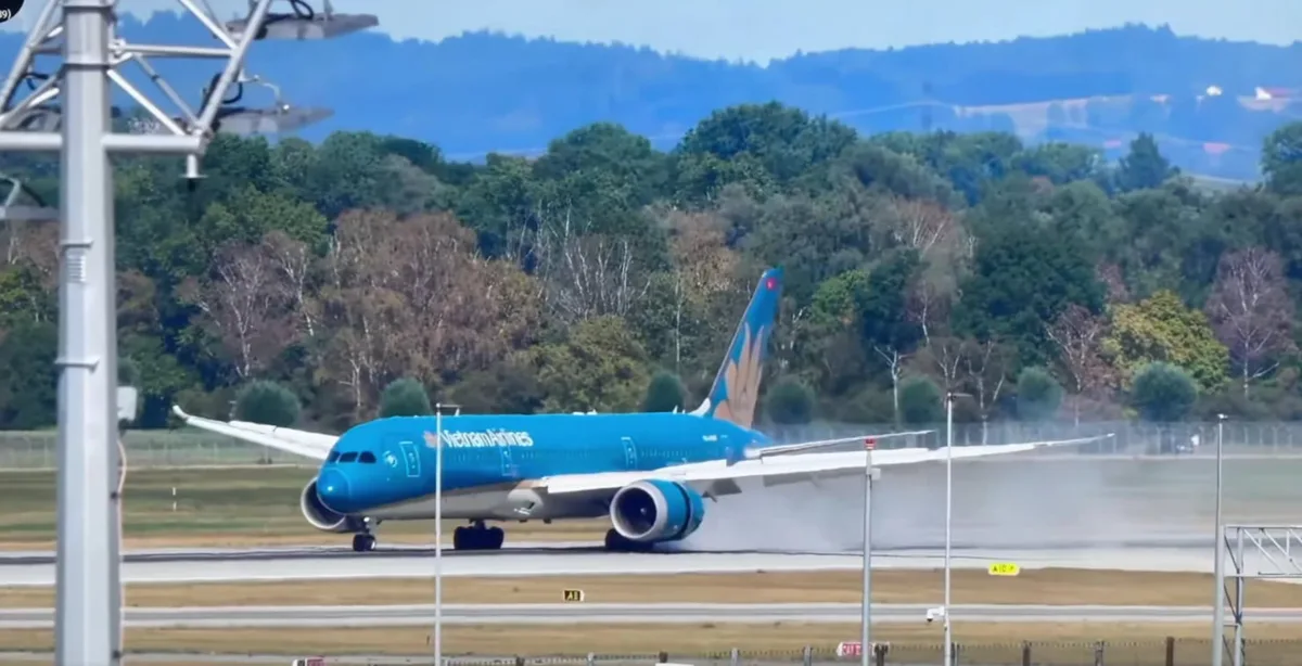 El Boeing que casi acaba en desastre en Múnich: dos caídas de velocidad, cuatro neumáticos dañados y ningún herido