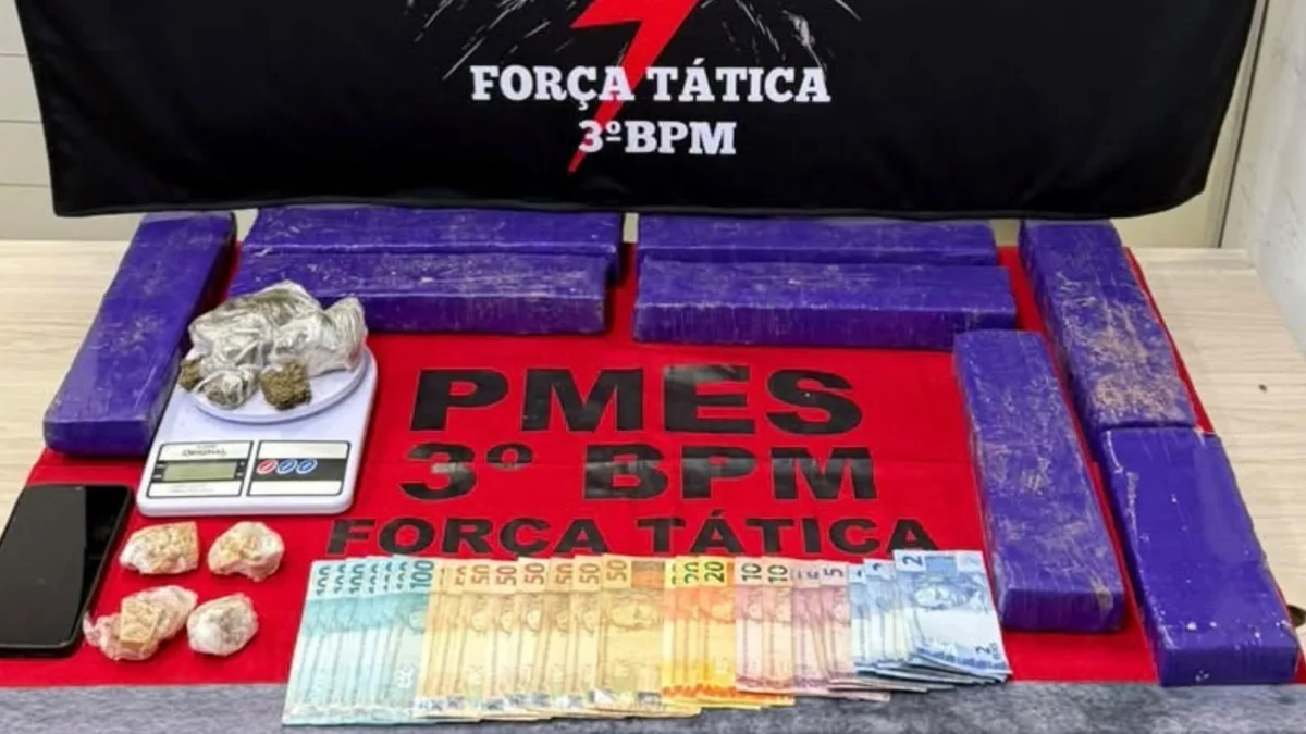 Jovem é presa com 6,7 kg de maconha e caderno do tráfico em boate de Alegre
