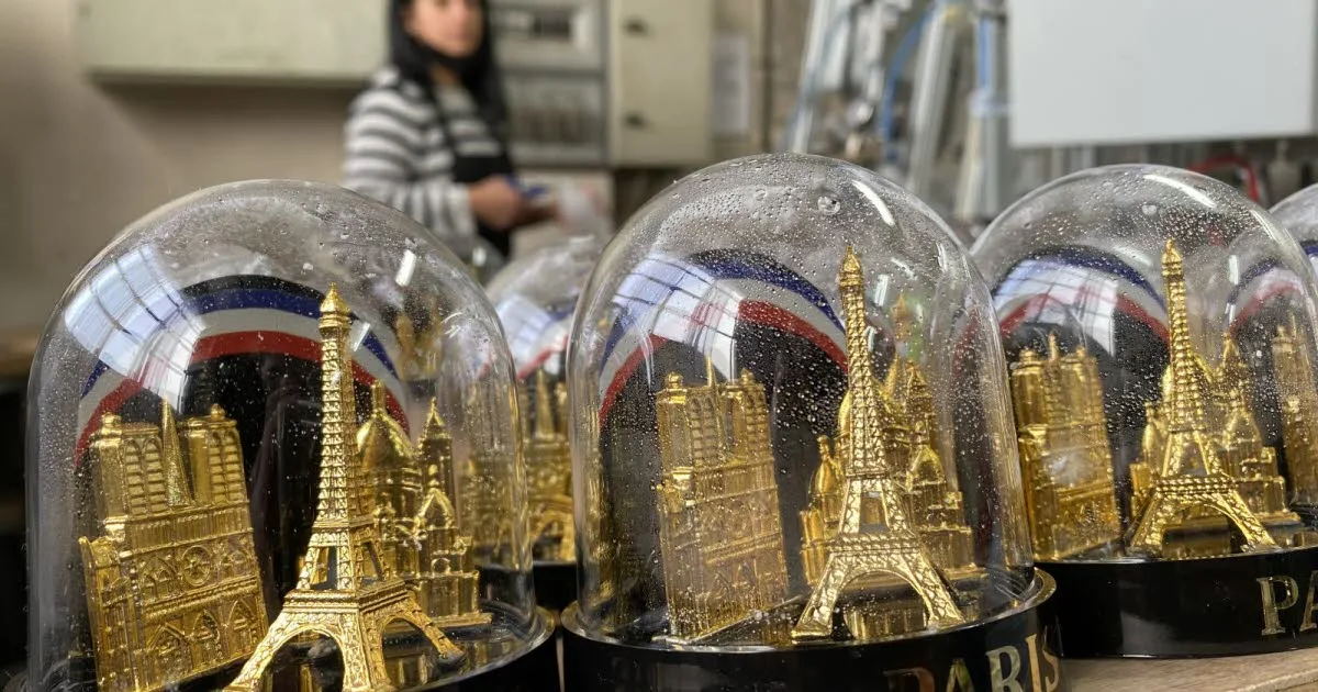 Économie. La boule à neige, un souvenir de vacances qui prend vie dans l’Ain
