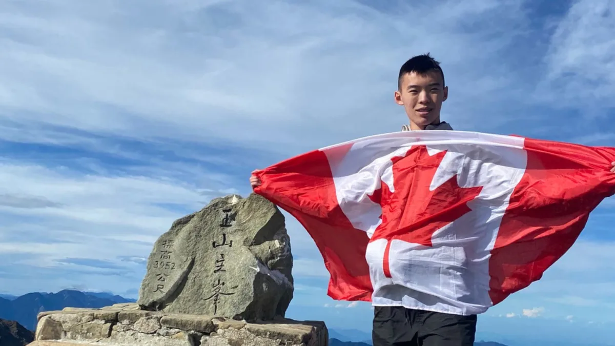 Canadian student Ji-Hong Wu patents an air piano that turns gestures into music