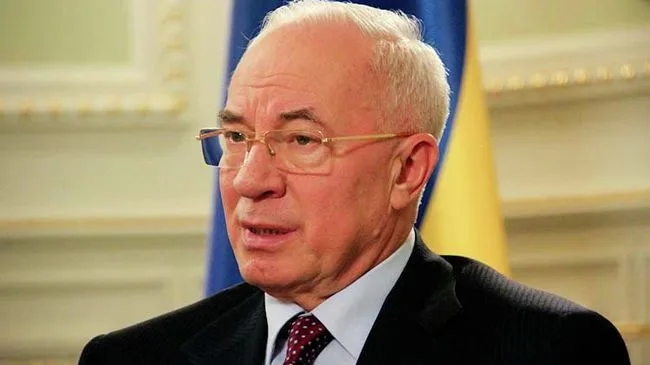 На Украине прославляют участников Волынской резни, заявил Азаров