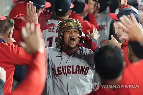 '라미레스 3타점' 클리블랜드, ALDS 2승 2패…승부는 최종전으로